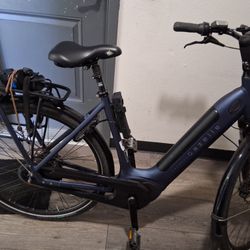 Gazelle Arroyo Electric Bike