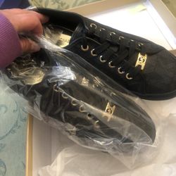 New Michael kors Sneakers Size 9M
