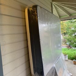 full size mattress with white metal platform frame