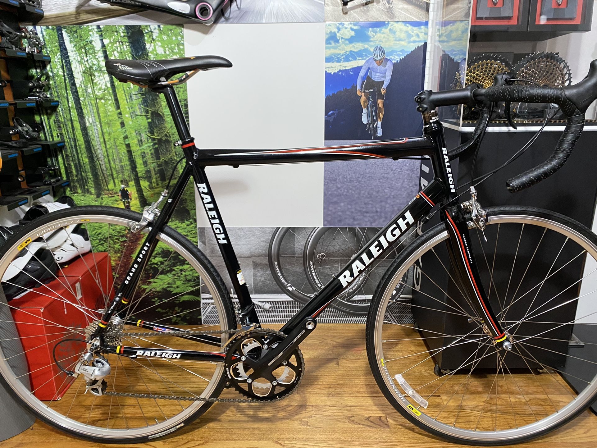 Raleigh Grand Sport, Shimano Sora, Aluminum Road Bike, Like New! Size: 59cm