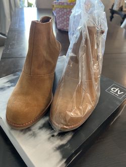 Ladies, brown boots