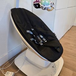 4moms mamaRoo Multi Motion Baby Swing