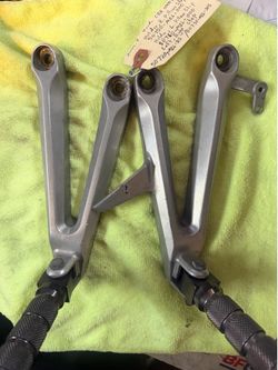 CBR1000RR brackets passenger and pegs 2004 Honda