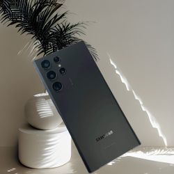 Samsung Galaxy S22 Ultra 5G 256GB AT&T And Cricket-$749.