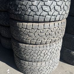 Vendo 265/60/R20 Toyo Las 4 Llanta Por $200