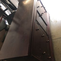 Dresser Comes With A Mirror