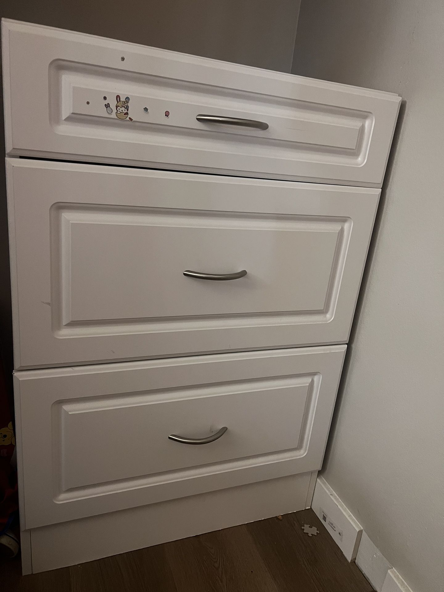Two White Dressers! MOVE OUT SALE !! Moving Out Of STATE, Need This Stuff Gone ASAP