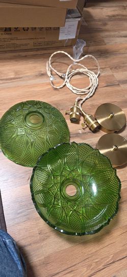 Green glass pendant lamp