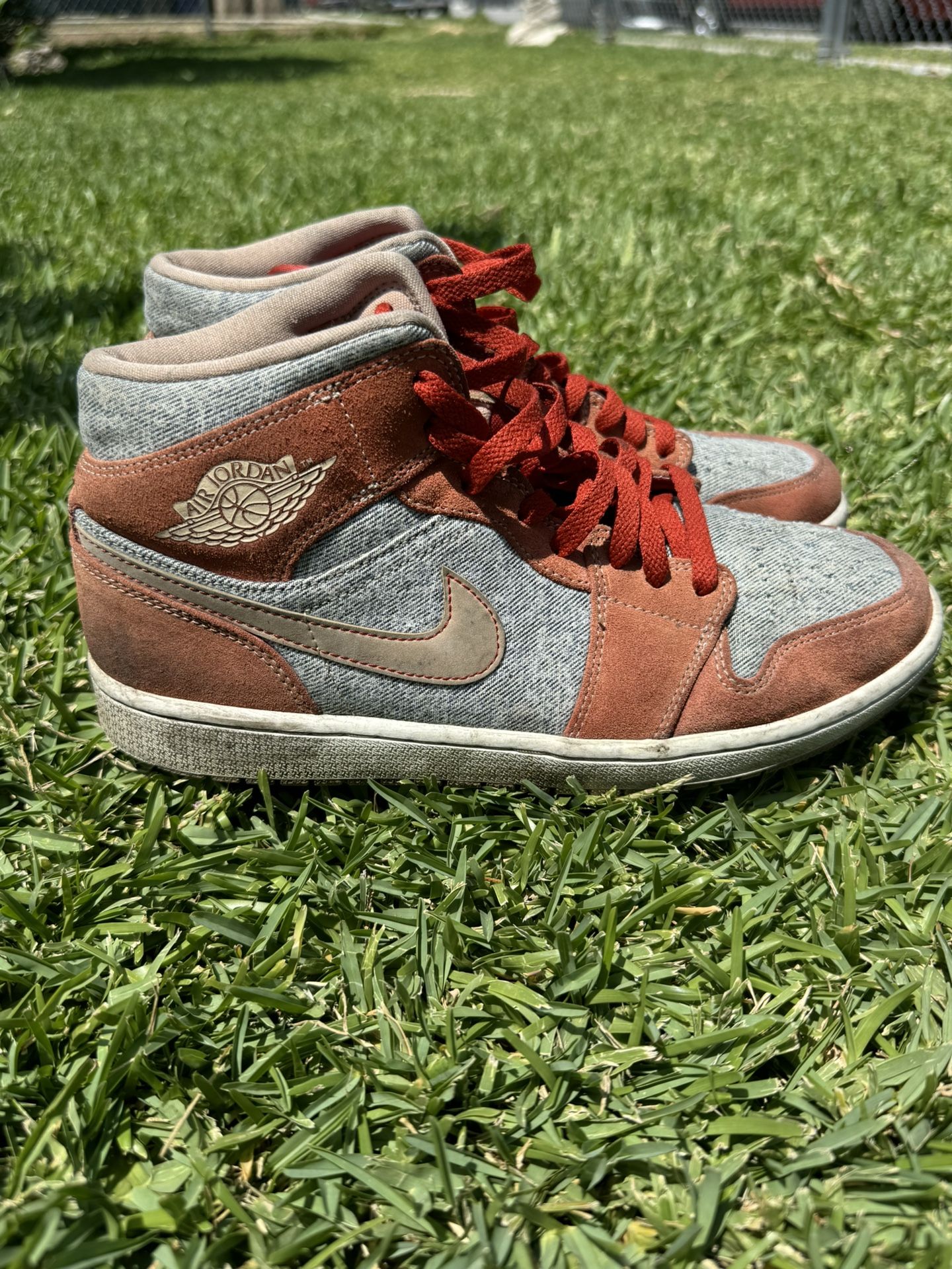 Air Jordan 1 Mid Denim Red Size 9.5