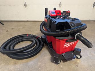 (0910-20) Milwaukee M18 Cordless Wet/Dry Vacuum
