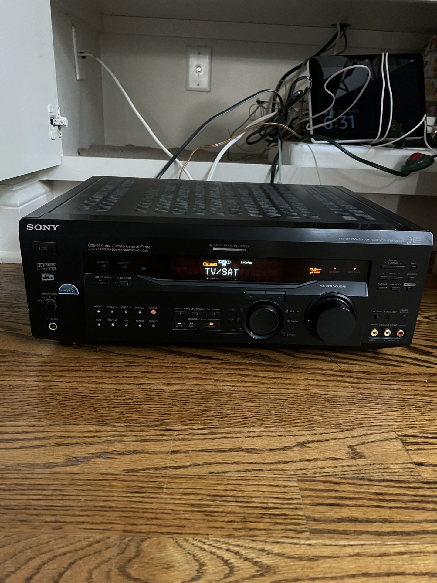 Sony amplifier and Two Small Center Speakers (excellent condition)