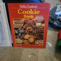 Betty Crockers Cookie Book