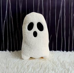 Sherpa Halloween Ghost Decorative Pillow. Halloween Home Decor 👻🎃✨️
