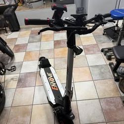 EMOVE Cruiser V2 – 52V Quad Suspension 62-Mile Long-Range Scooter