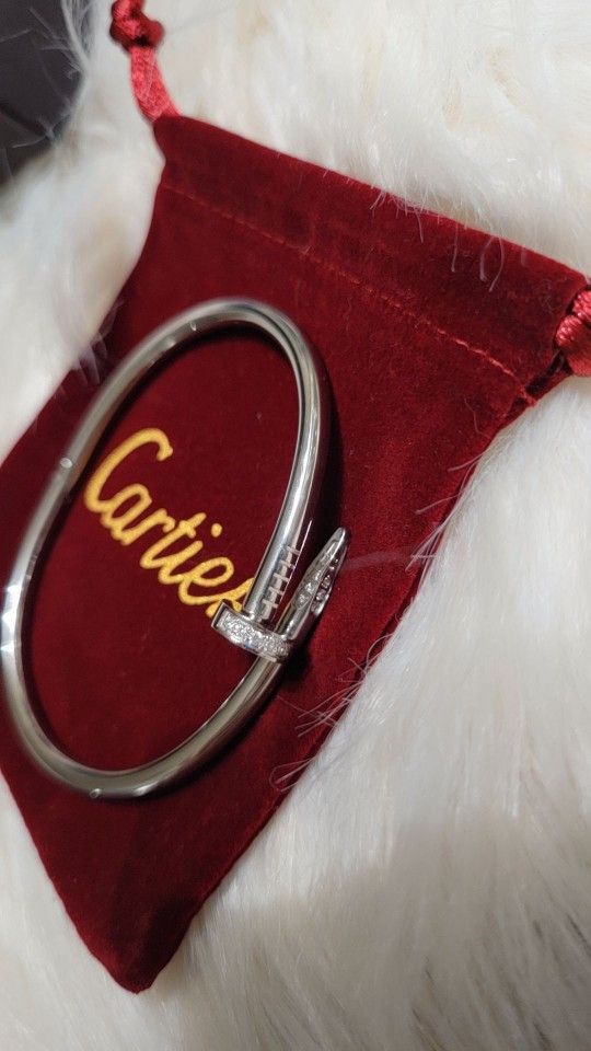 Car'teer Nail Bangle