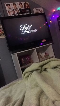 Emerson 32" flatscreen (pick up only)