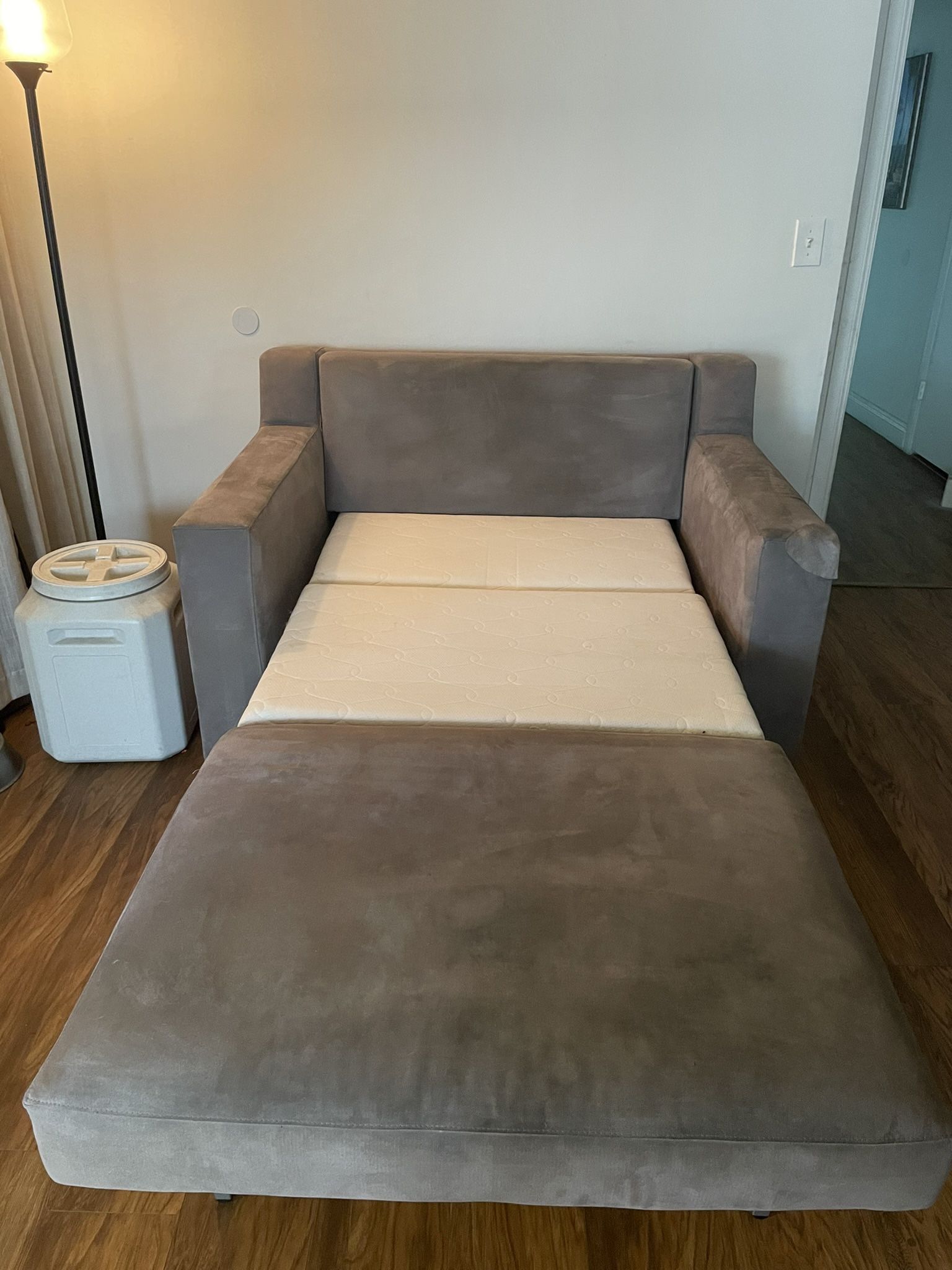 Crate And Barrel Sofa Pull Out Tempurpedic Couch Bed