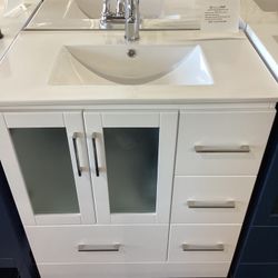 Royal 32” White Vanity New And Ready For Pickup