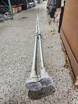 SH5460-001 Pair of 17'10" Mooring Whips With Bases