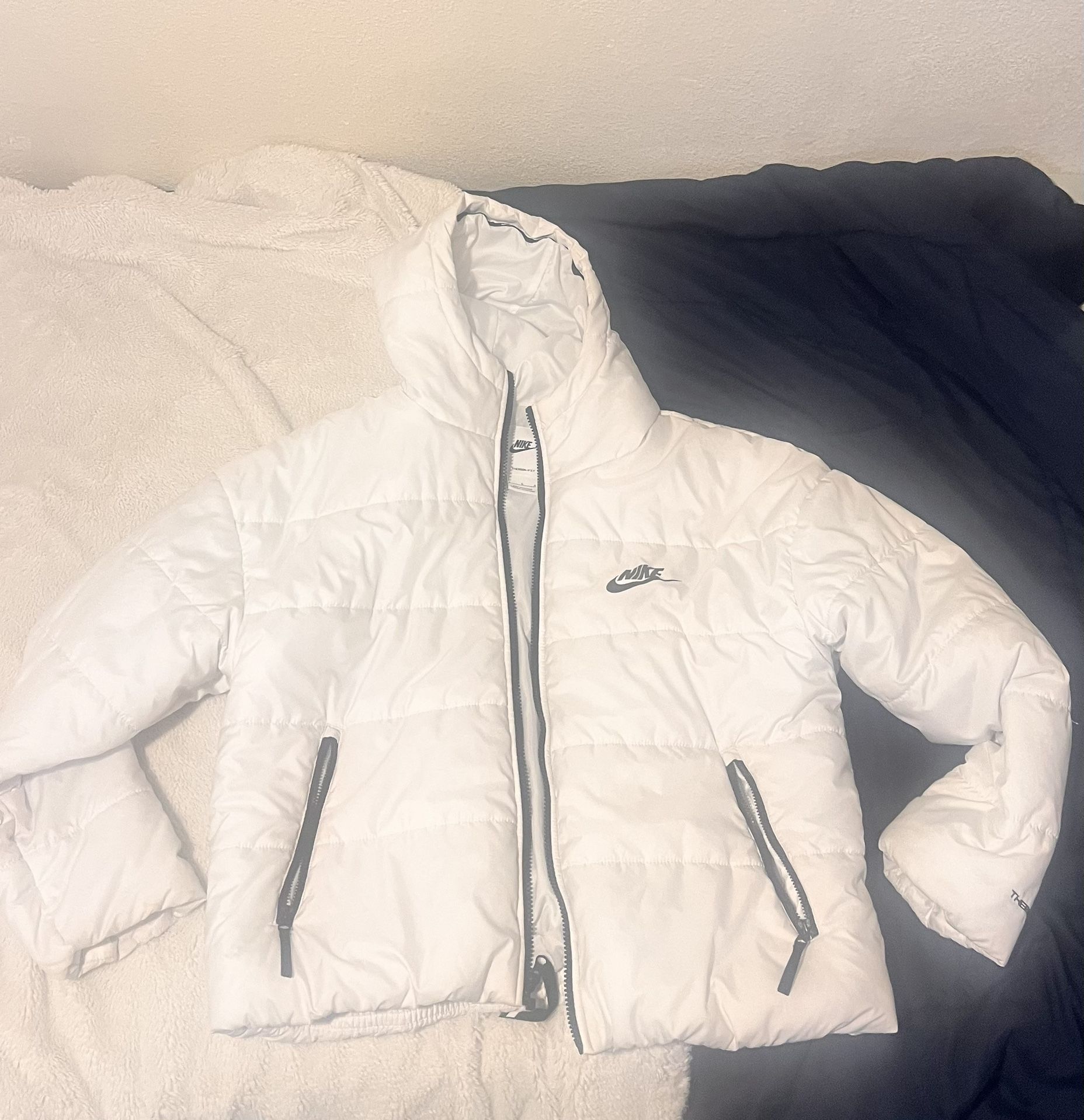Nike White Puffer Jacket - Large