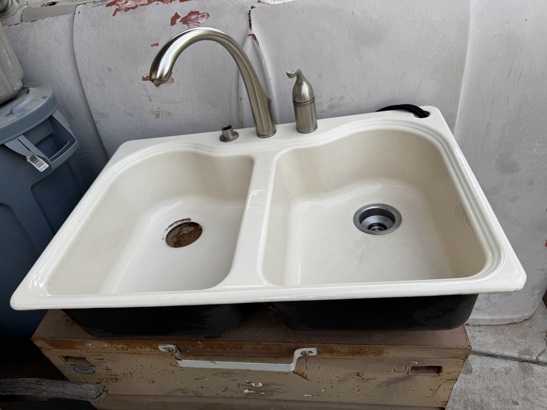 Cast Iron Sink With Faucet