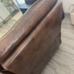 Brown dual recliner couch in great condition
