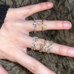 6 Piece Gold And Rose Gold Flower Ring Set