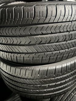 Tengo un par de llantas 235/30R18 91W  GOODYEAR EAGLE  AL SEASON
