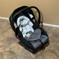 Graco Infant Car seat With Base 