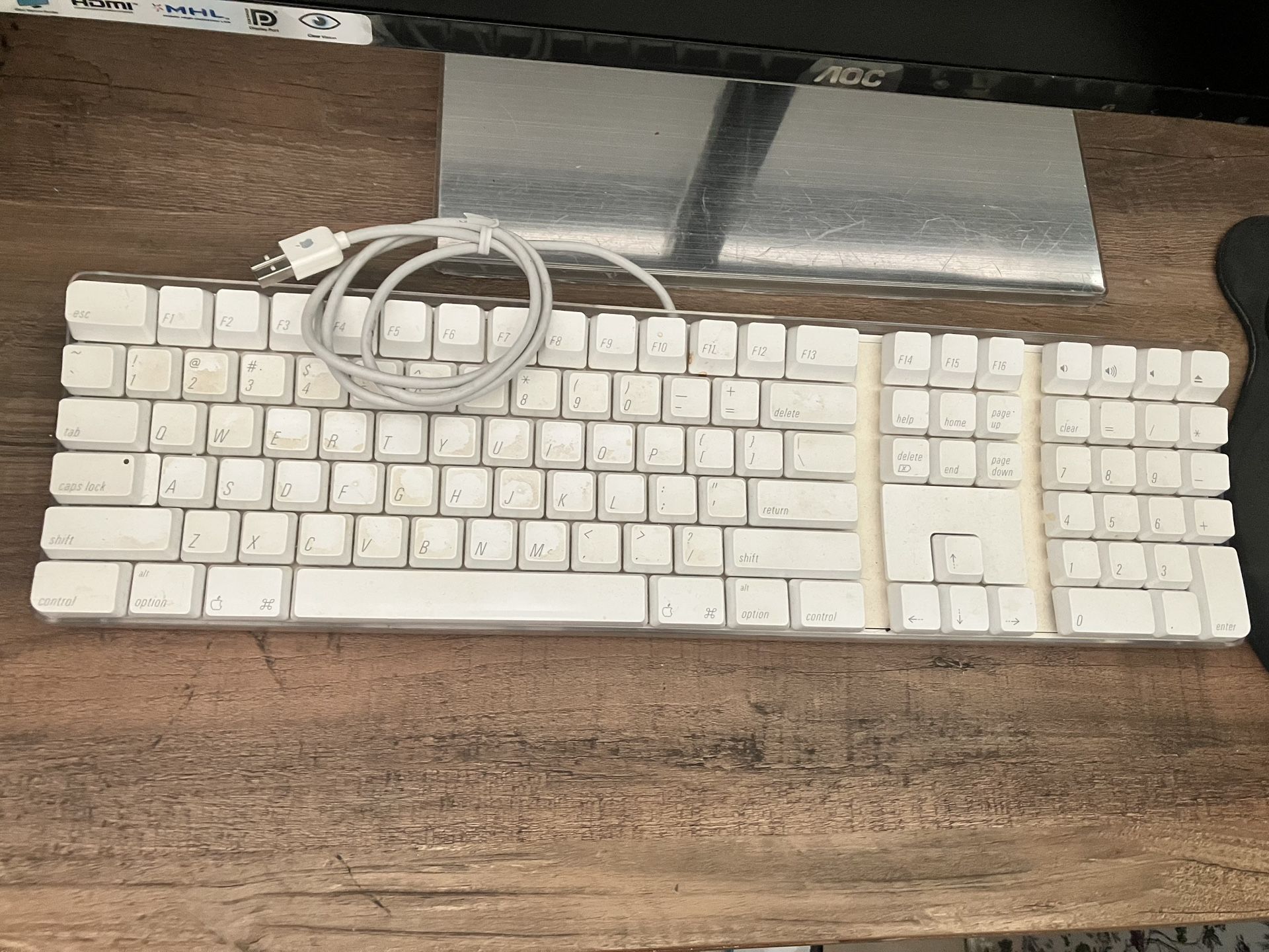 Apple Full Keyboard Authentic USB Wired Moving Sale Priced to sell
