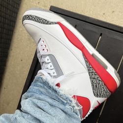 Jordan 3. Size 11. 