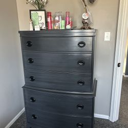 Dresser And nightstand 