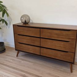 New 58’ Mcm dresser / free delivery