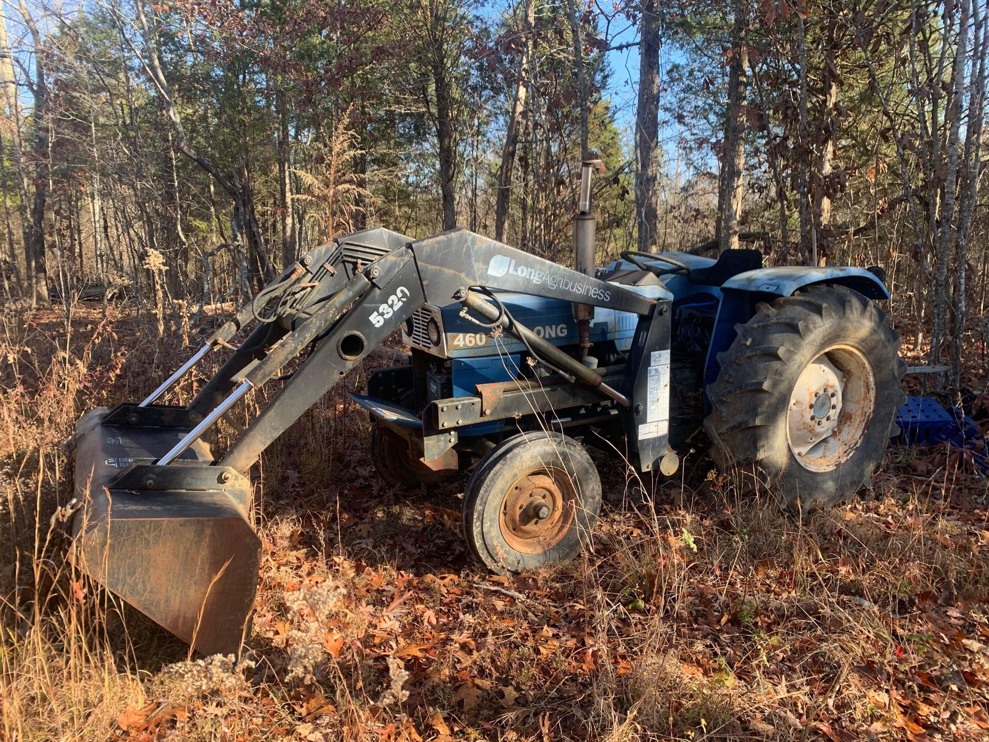 LONG AGRIBUSINESS 460 TRACTOR WITH 5320 FRONT LOADER