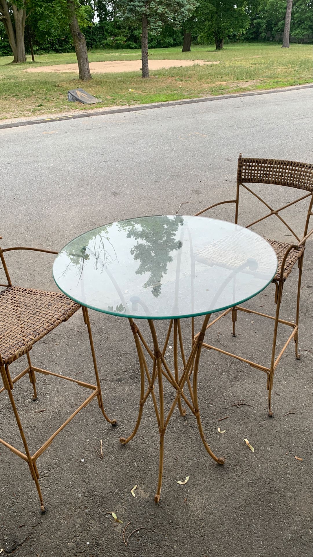 Outdoor table and chairs
