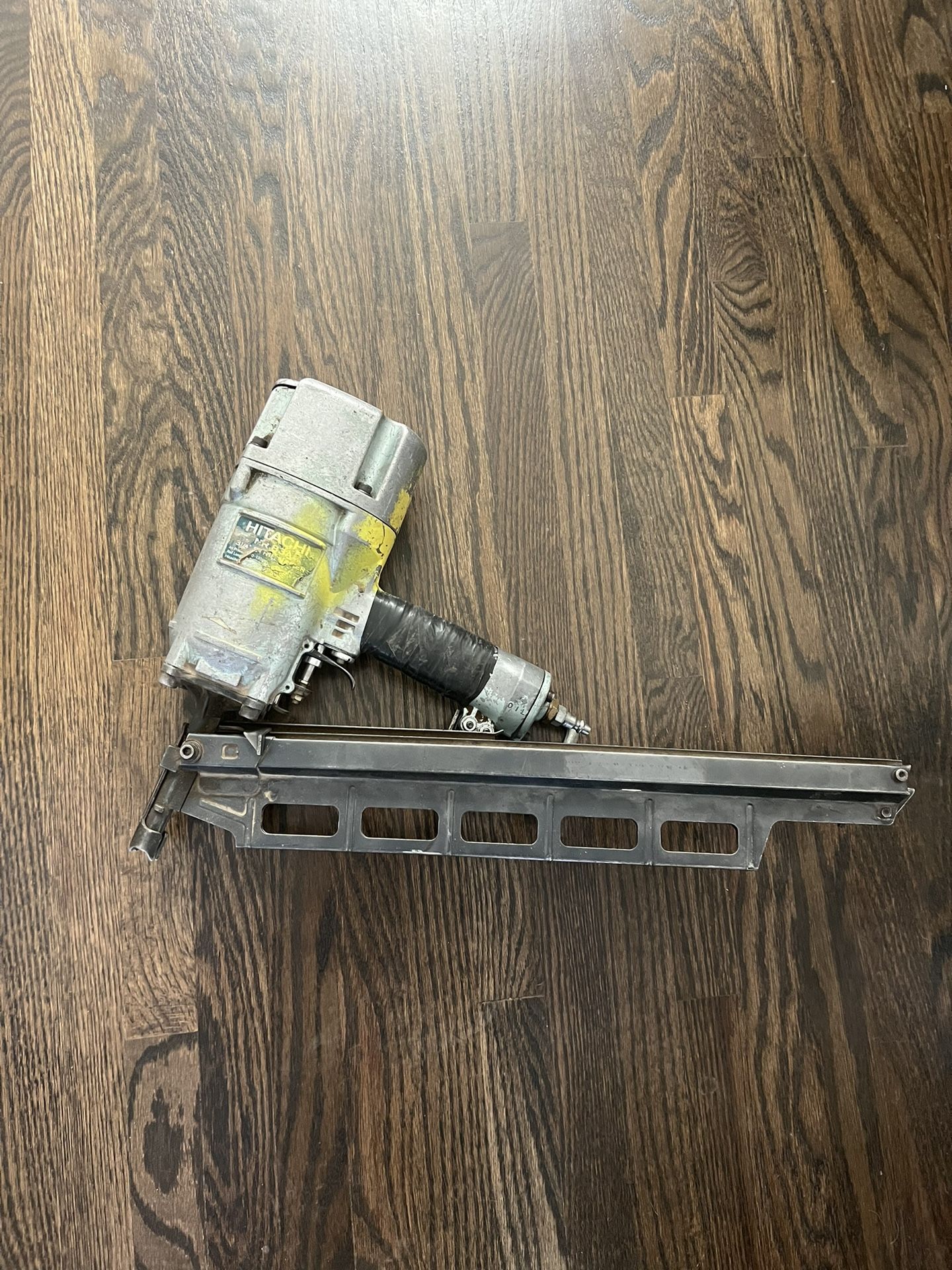 Hitachi NR83A Nailgun