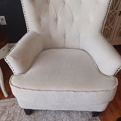 Accent Chairs 