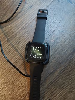 Fitbit Versa Black Smartwatch with Charger