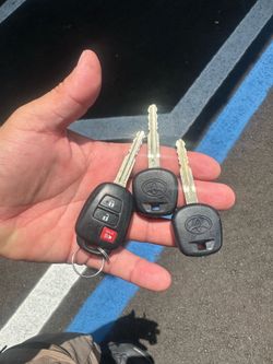 Reg Toyota car key- cut and programmed