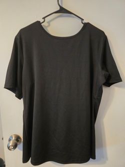 SHEIN Women's Black Solid T-Shirt 0XL Short Sleeve Round Neck Cut-Out