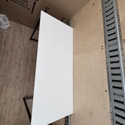 Modern White Desk – Disassembled, Easy Transport