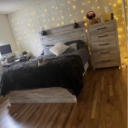 Bed & Two Dressers For Sale 