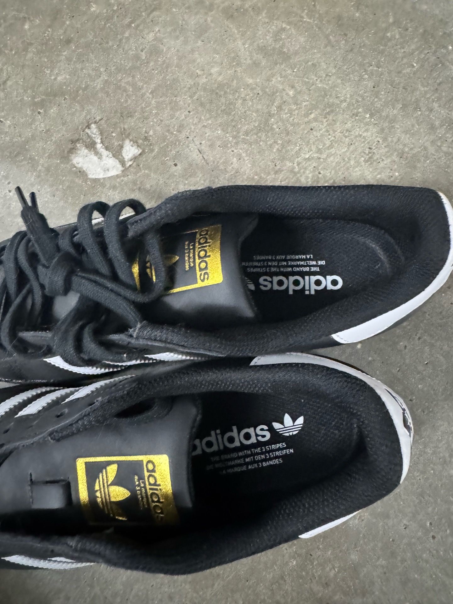 Black hard shell adidas size 8