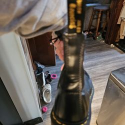 Doc https://offerup.com/redirect/?o=TWFydGluLmJvb3Rz