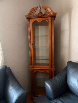 China cabinet- must pick up and transport on your own