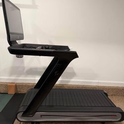 Peloton-treadmill+ Plus_