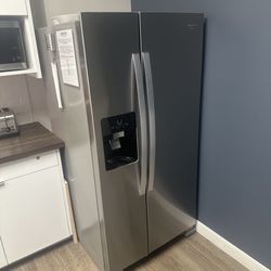 Whirlpool Refrigerator 