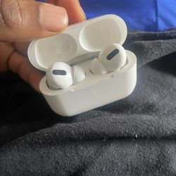 AirPods Pro Active Noise Cancellation 