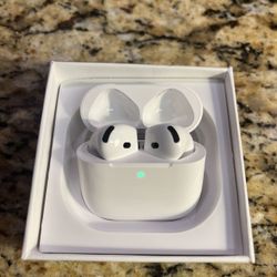 Apple Air Pods 4th Gen. 