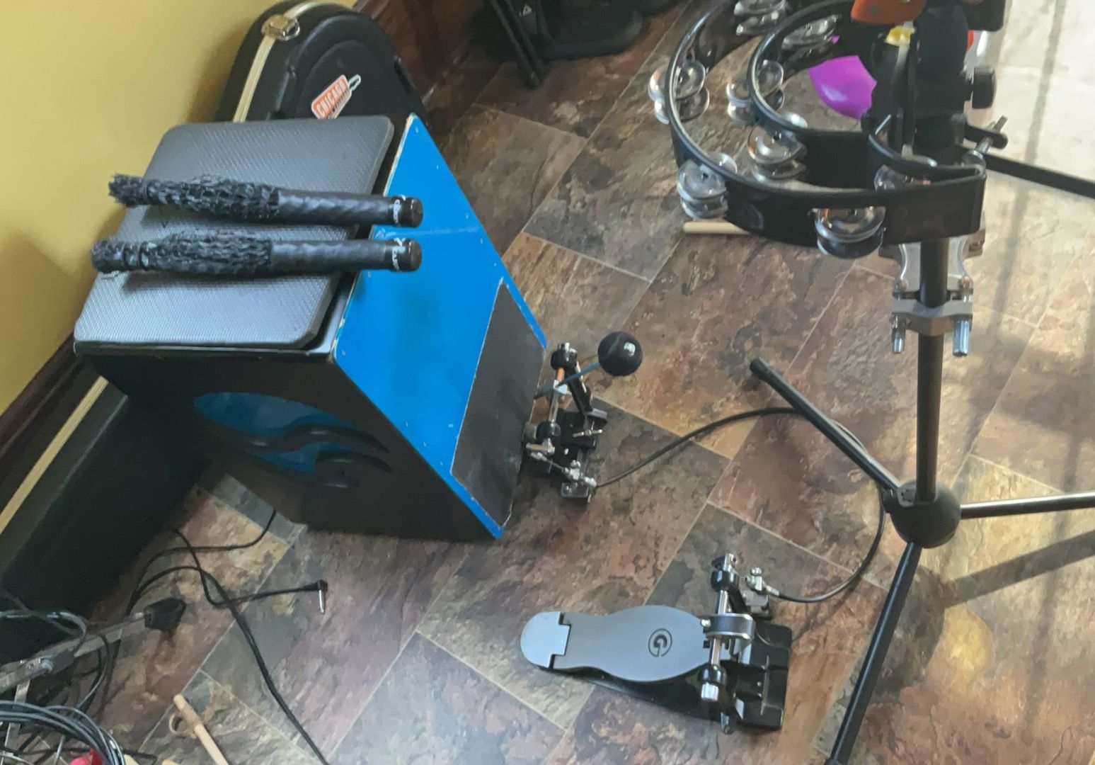 Cajon With Foot Pedal And Clapper And Case.